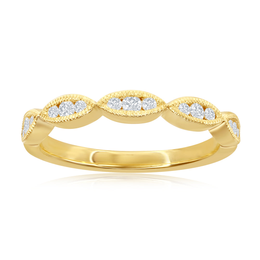 14K Yellow Gold Scalloped Diamond Band