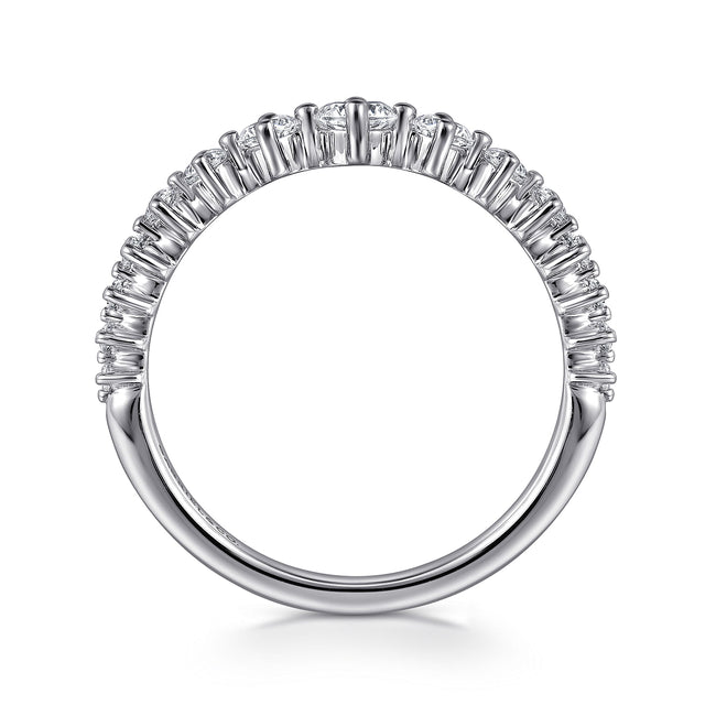 14K White Gold Graduating Diamond Classic Ladies Ring